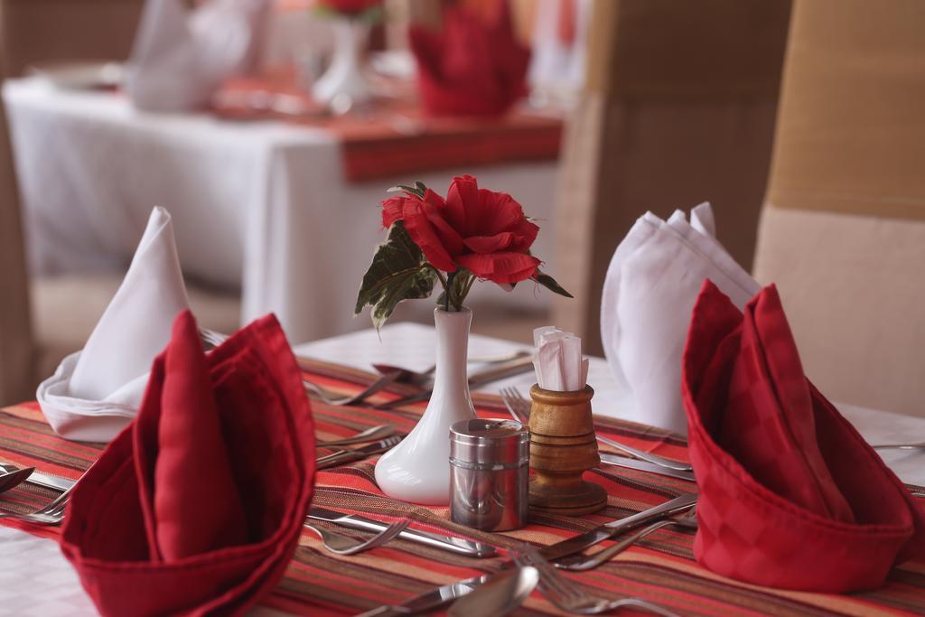 Chester Hotel Nakuru Esterno foto
