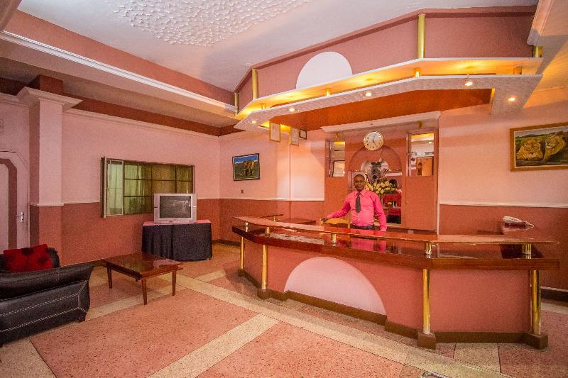 Chester Hotel Nakuru Esterno foto
