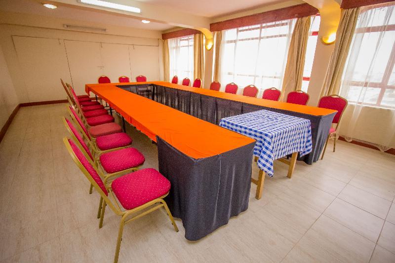Chester Hotel Nakuru Esterno foto