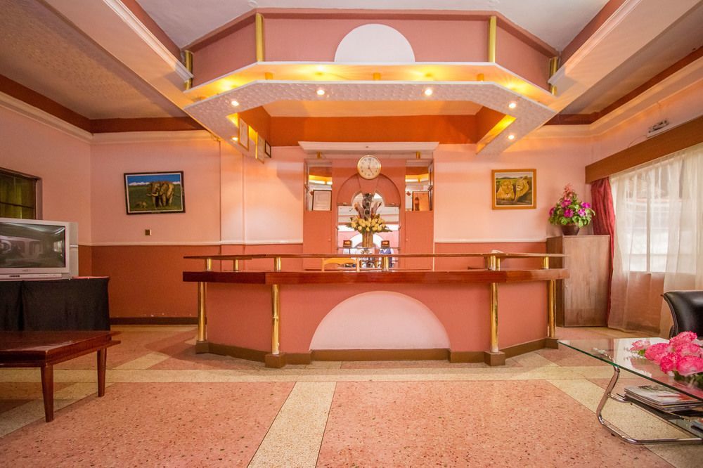 Chester Hotel Nakuru Esterno foto