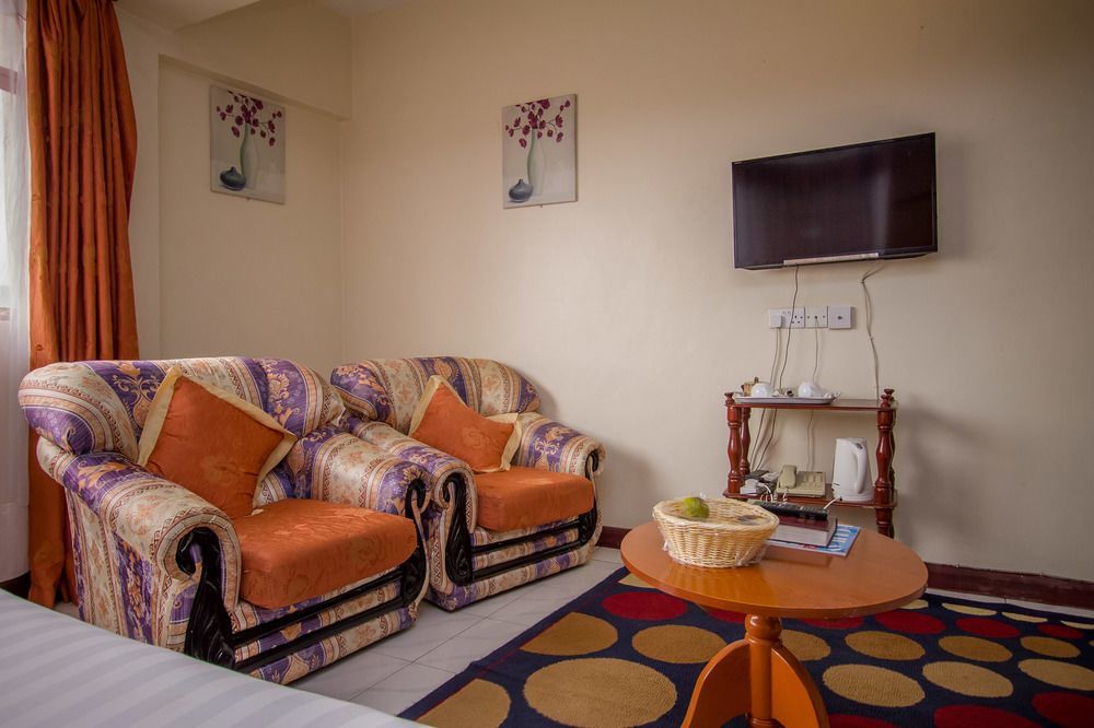 Chester Hotel Nakuru Esterno foto