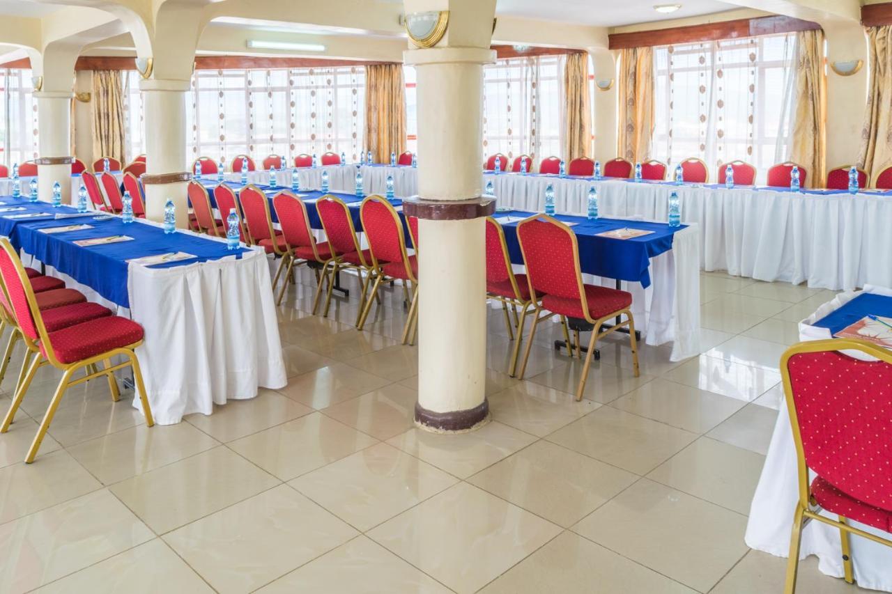 Chester Hotel Nakuru Esterno foto