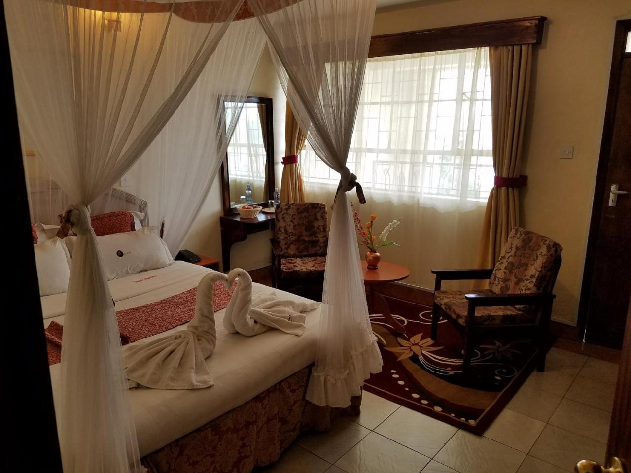 Chester Hotel Nakuru Esterno foto