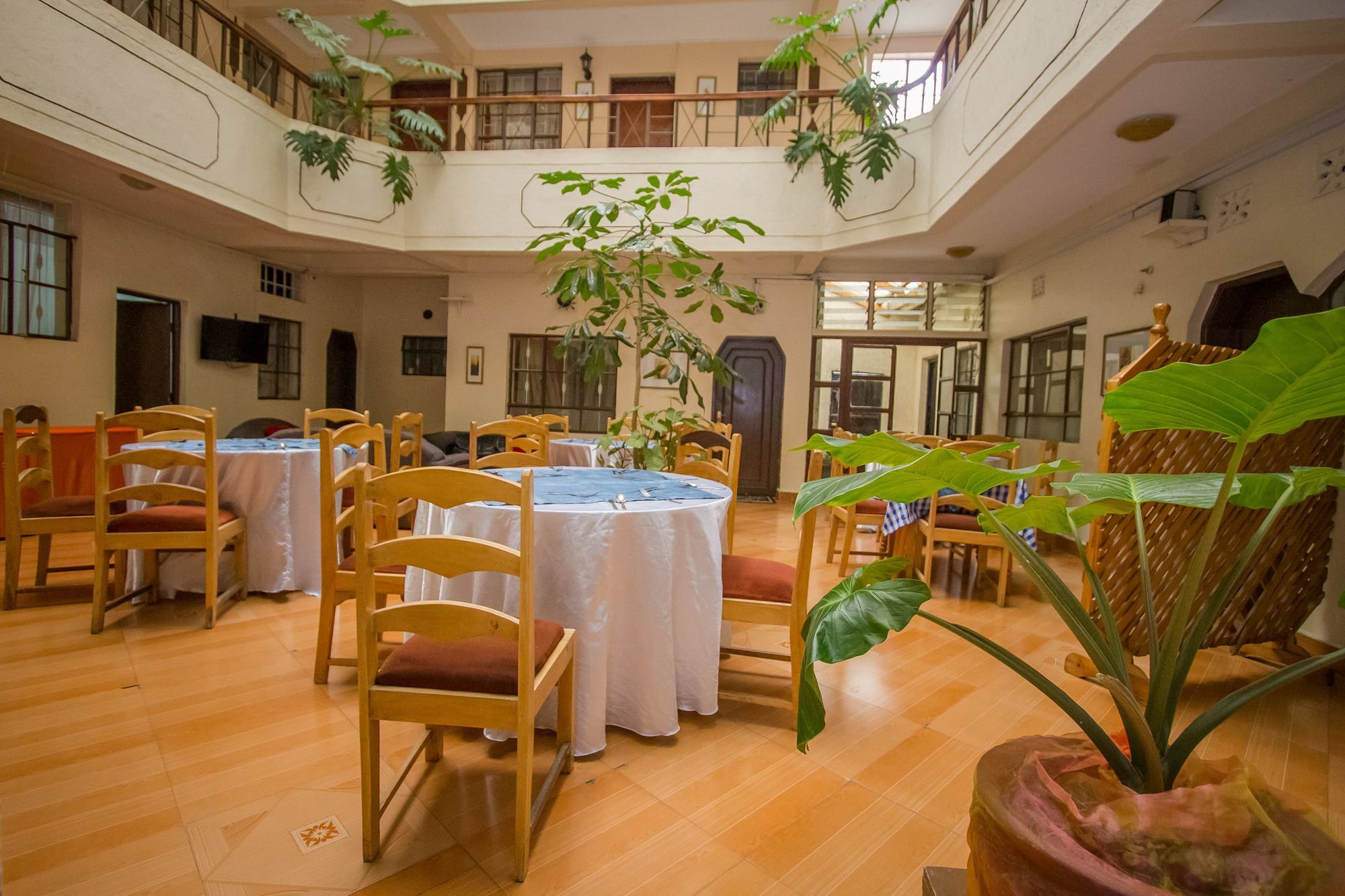Chester Hotel Nakuru Esterno foto