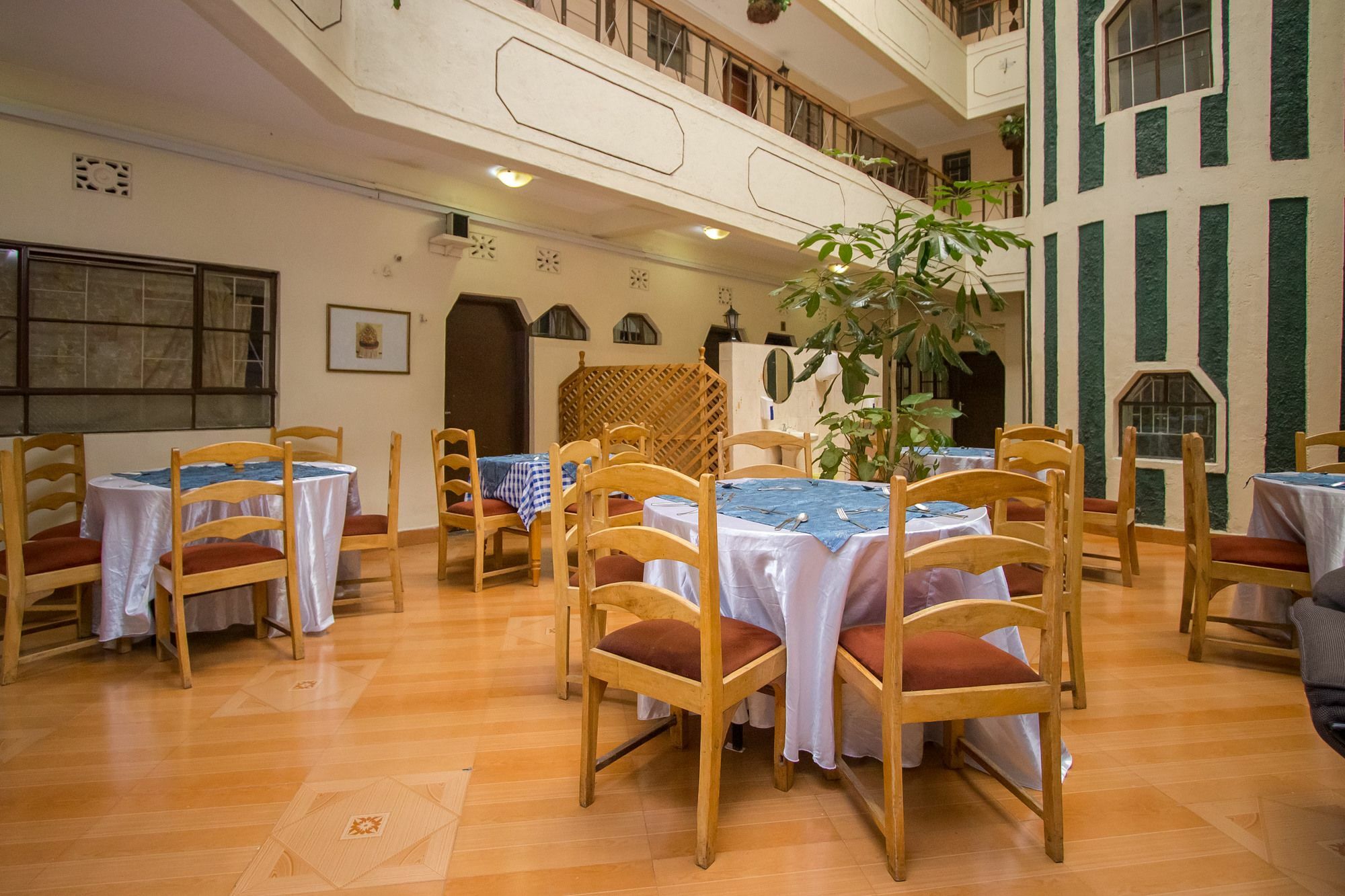 Chester Hotel Nakuru Esterno foto
